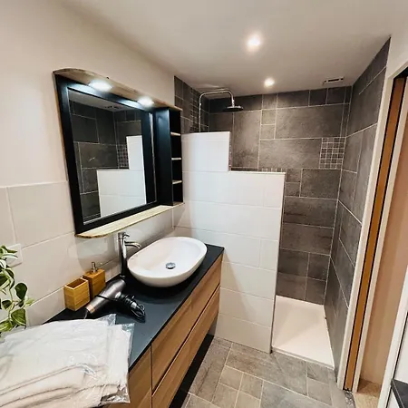 Charming Duplex With Balcony - Apartament *